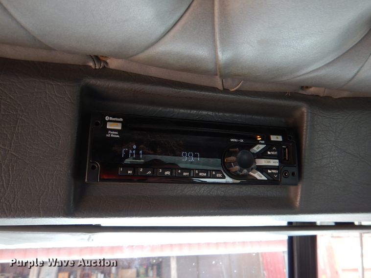 image for item JS9613 2005 Western Star 4900  semi truck