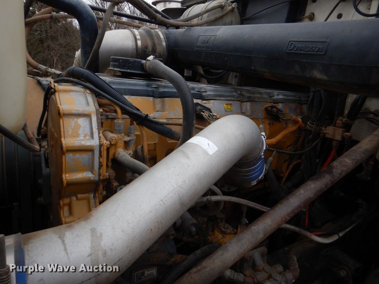 image for item JS9613 2005 Western Star 4900  semi truck