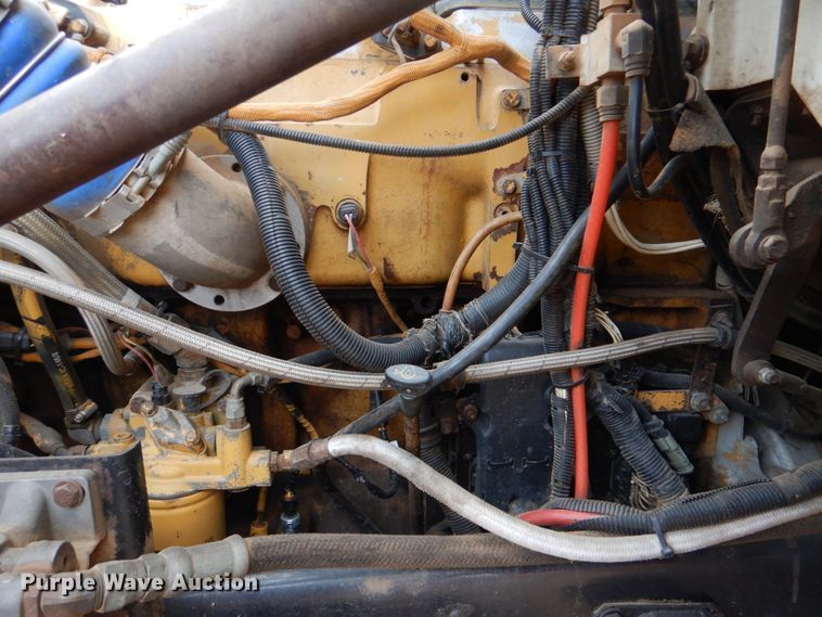 image for item JS9613 2005 Western Star 4900  semi truck