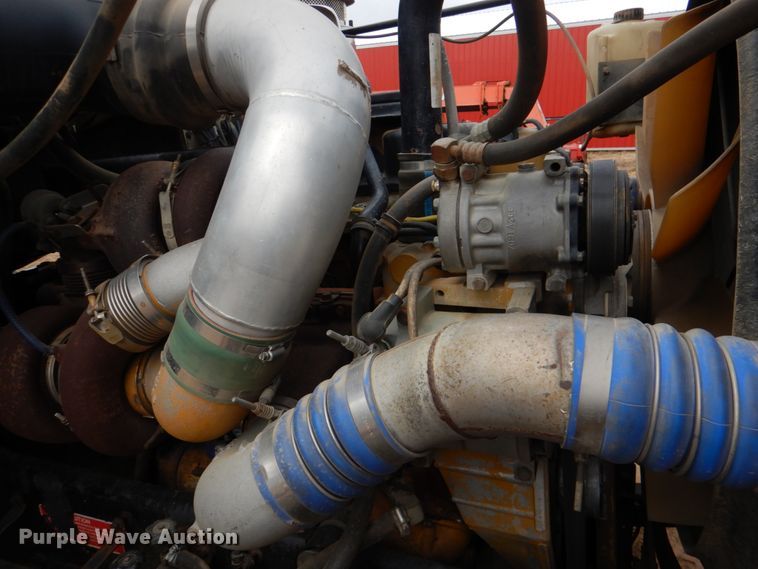 image for item JS9613 2005 Western Star 4900  semi truck