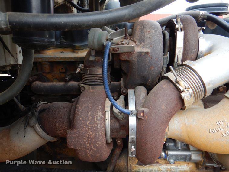 image for item JS9613 2005 Western Star 4900  semi truck