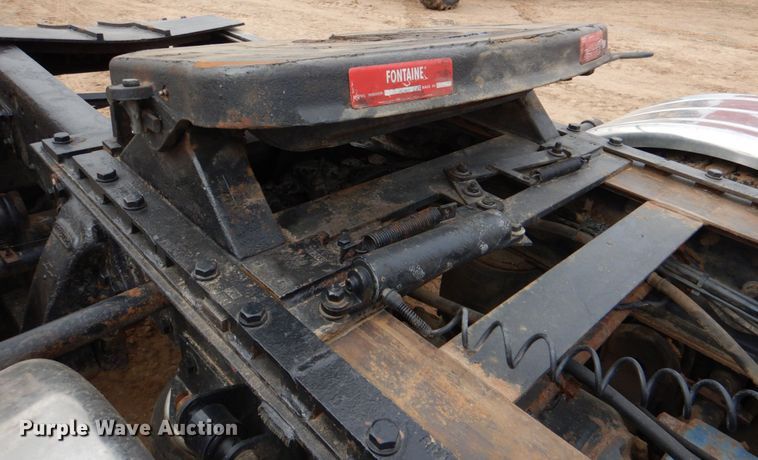 image for item JS9613 2005 Western Star 4900  semi truck