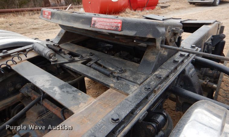 image for item JS9613 2005 Western Star 4900  semi truck