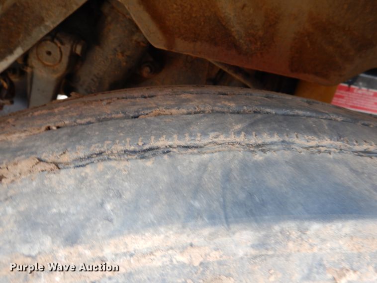 image for item JS9613 2005 Western Star 4900  semi truck