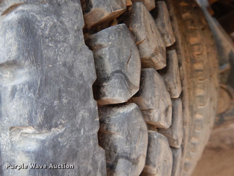 image for item JS9613 2005 Western Star 4900  semi truck