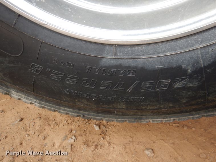 image for item JS9613 2005 Western Star 4900  semi truck