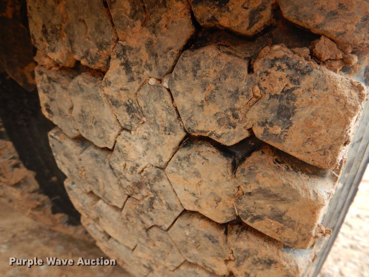 image for item JS9613 2005 Western Star 4900  semi truck