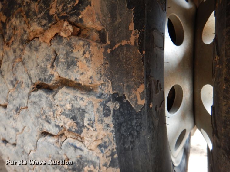 image for item JS9613 2005 Western Star 4900  semi truck