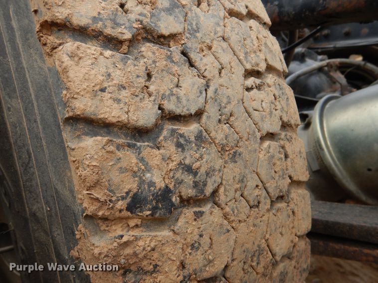 image for item JS9613 2005 Western Star 4900  semi truck