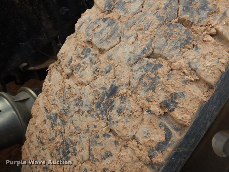 image for item JS9613 2005 Western Star 4900  semi truck