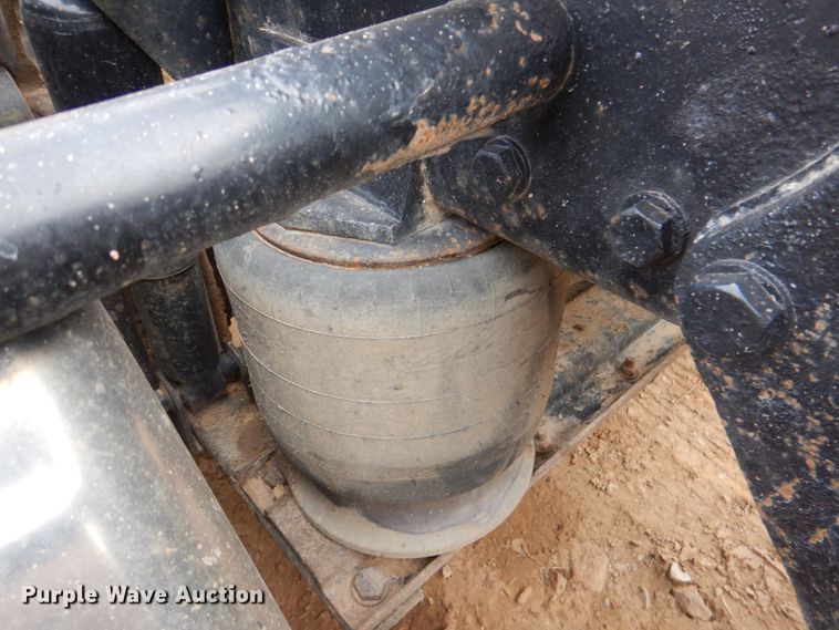 image for item JS9613 2005 Western Star 4900  semi truck