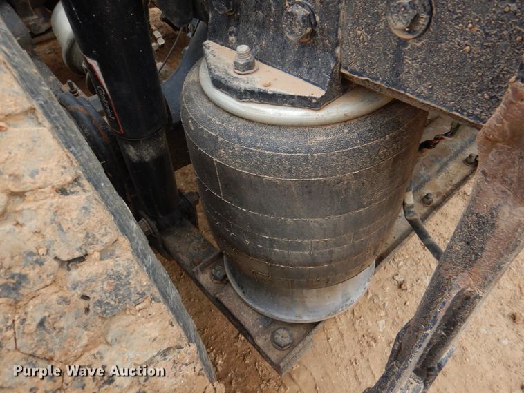 image for item JS9613 2005 Western Star 4900  semi truck