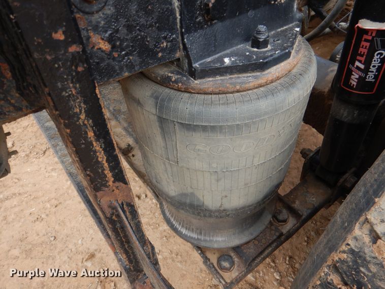 image for item JS9613 2005 Western Star 4900  semi truck