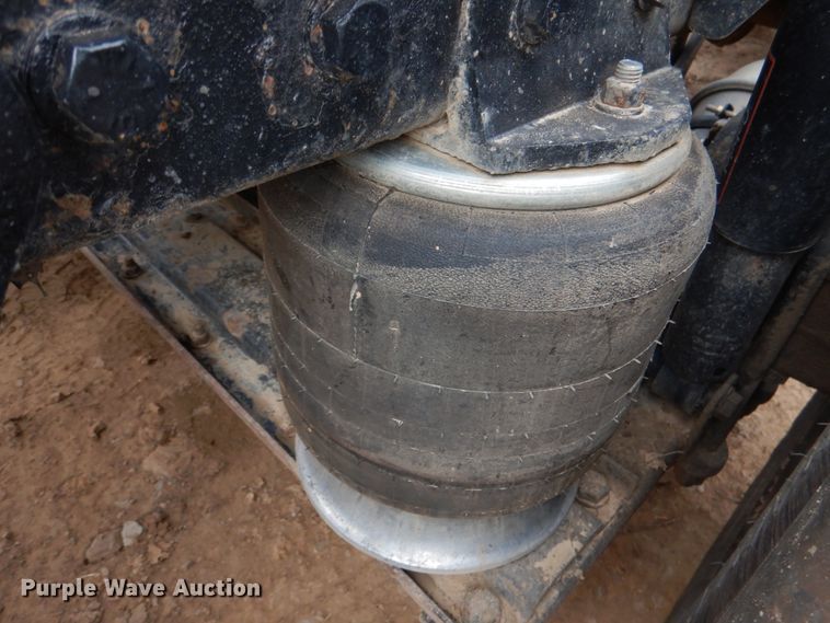 image for item JS9613 2005 Western Star 4900  semi truck