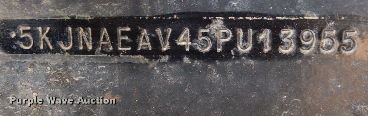 image for item JS9613 2005 Western Star 4900  semi truck