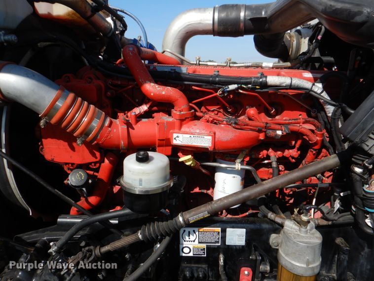 image for item KP9231 2015 Peterbilt 389  semi truck