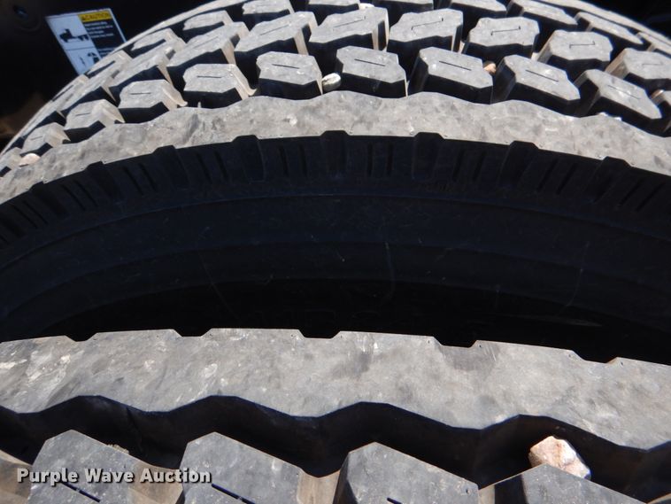 image for item KP9231 2015 Peterbilt 389  semi truck