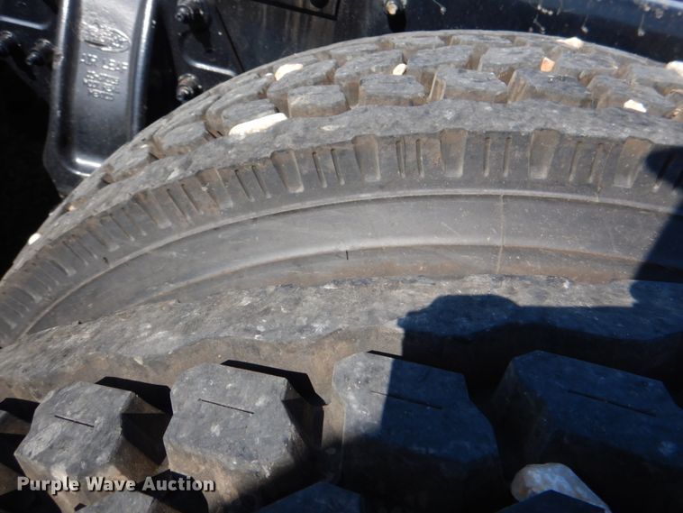 image for item KP9231 2015 Peterbilt 389  semi truck