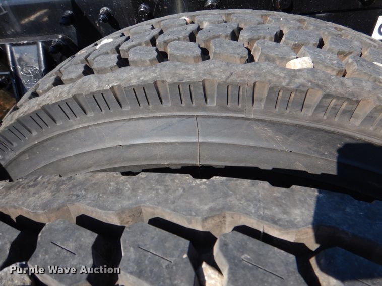 image for item KP9231 2015 Peterbilt 389  semi truck