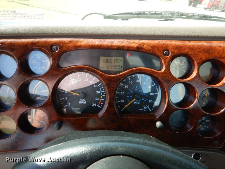 image for item KP9232 2005 Mack CHN613  semi truck