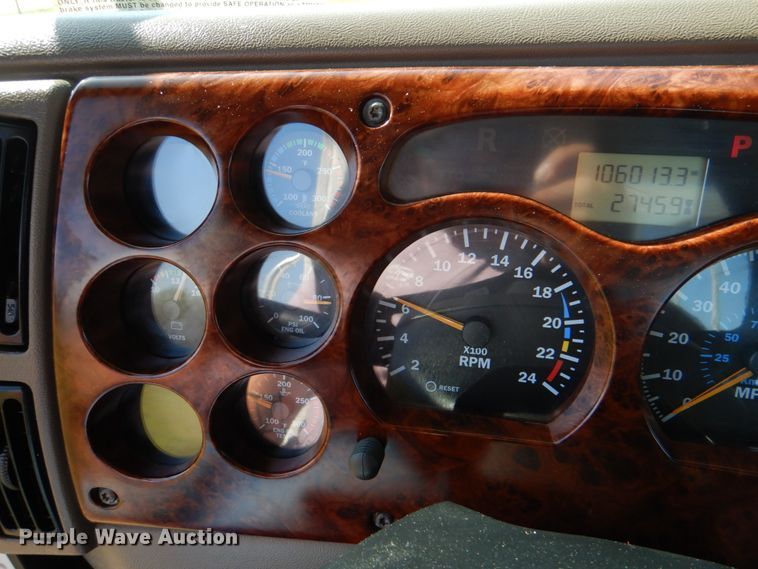 image for item KP9232 2005 Mack CHN613  semi truck