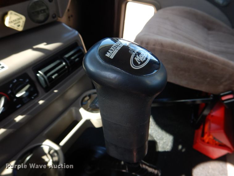 image for item KP9232 2005 Mack CHN613  semi truck