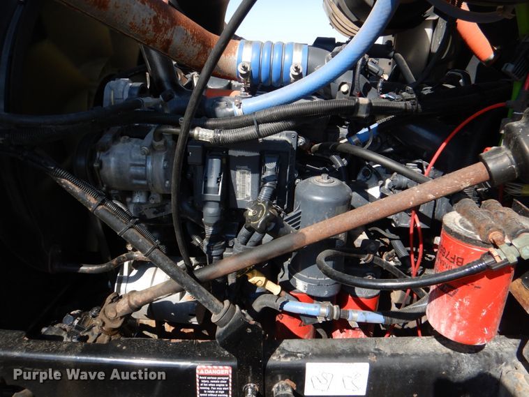 image for item KP9232 2005 Mack CHN613  semi truck