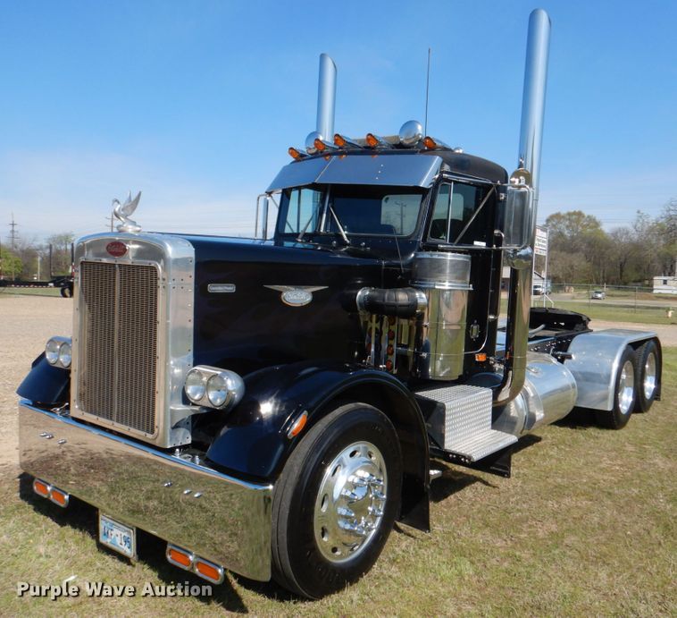 image for item KP9233 1973 Peterbilt 288  semi truck