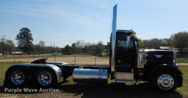 image for item KP9233 1973 Peterbilt 288  semi truck
