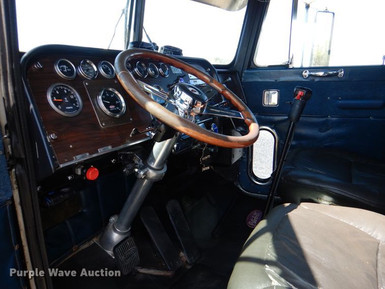 image for item KP9233 1973 Peterbilt 288  semi truck