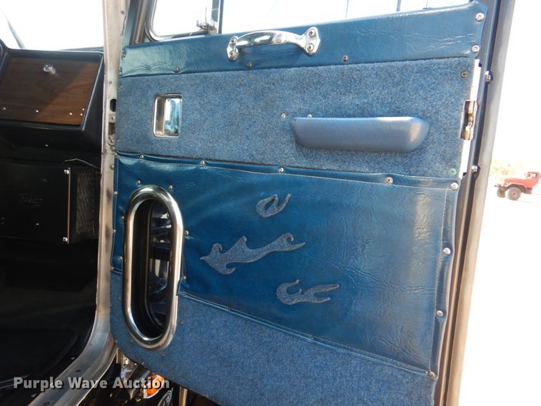 image for item KP9233 1973 Peterbilt 288  semi truck