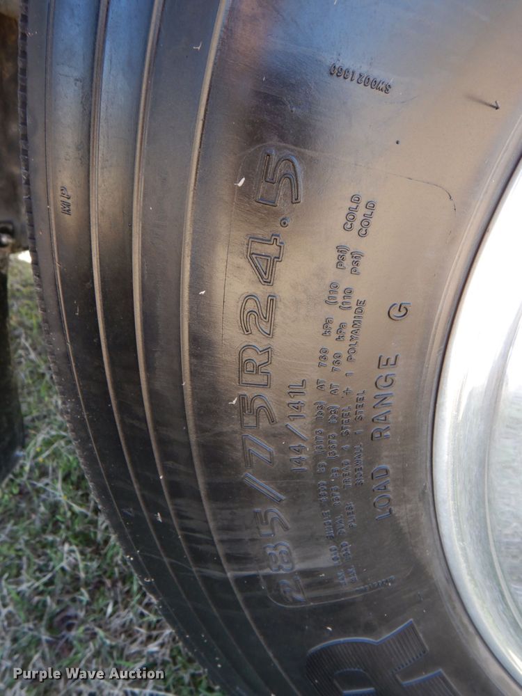 image for item KP9233 1973 Peterbilt 288  semi truck