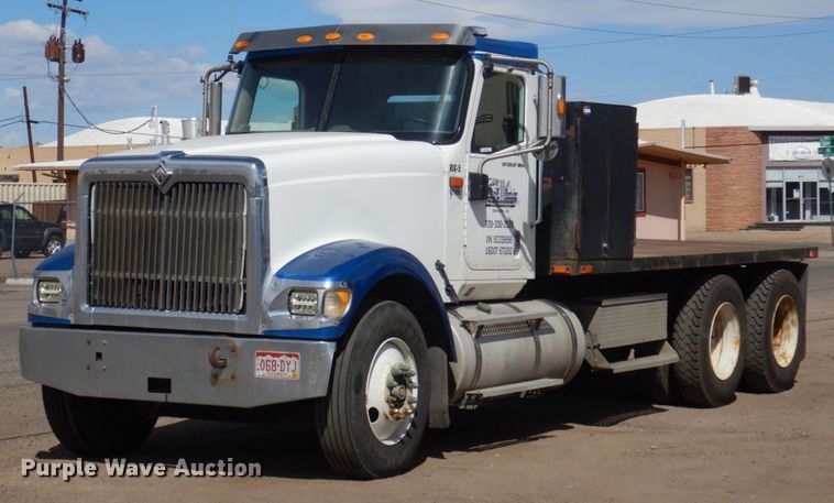 image for item KU9677 2005 International 9900i  flatbed truck