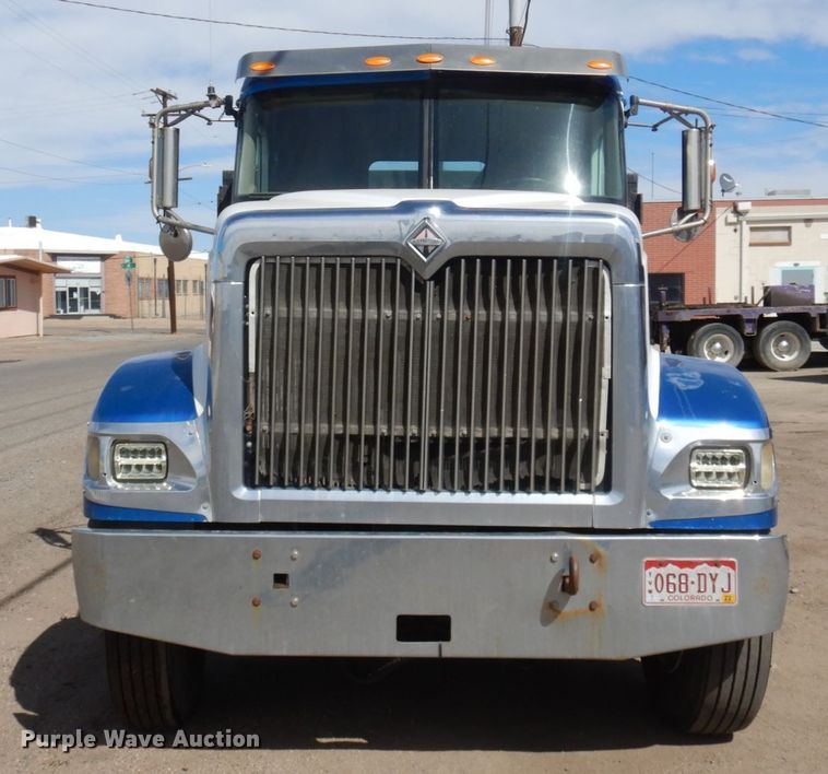 image for item KU9677 2005 International 9900i  flatbed truck