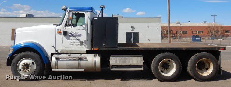 image for item KU9677 2005 International 9900i  flatbed truck