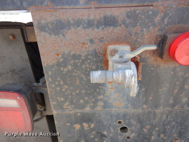 image for item KU9677 2005 International 9900i  flatbed truck