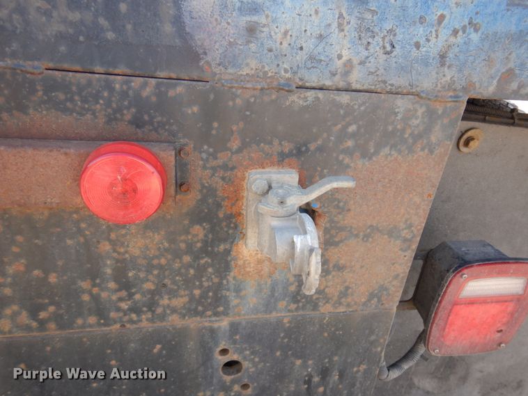 image for item KU9677 2005 International 9900i  flatbed truck