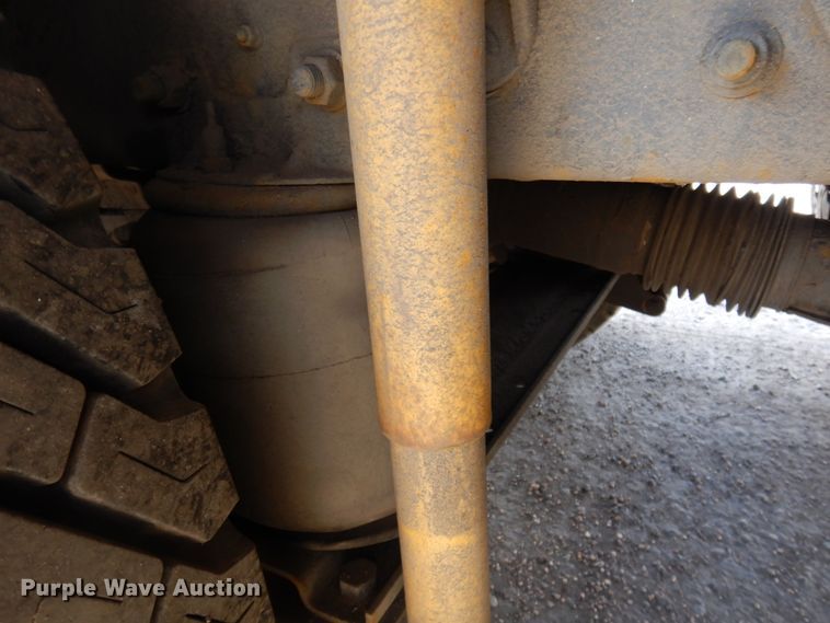 image for item KU9677 2005 International 9900i  flatbed truck