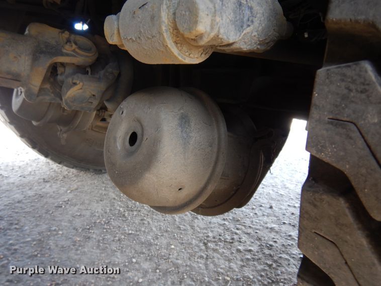 image for item KU9677 2005 International 9900i  flatbed truck