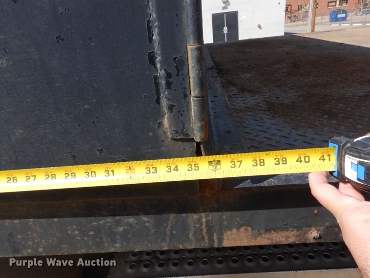 image for item KU9677 2005 International 9900i  flatbed truck