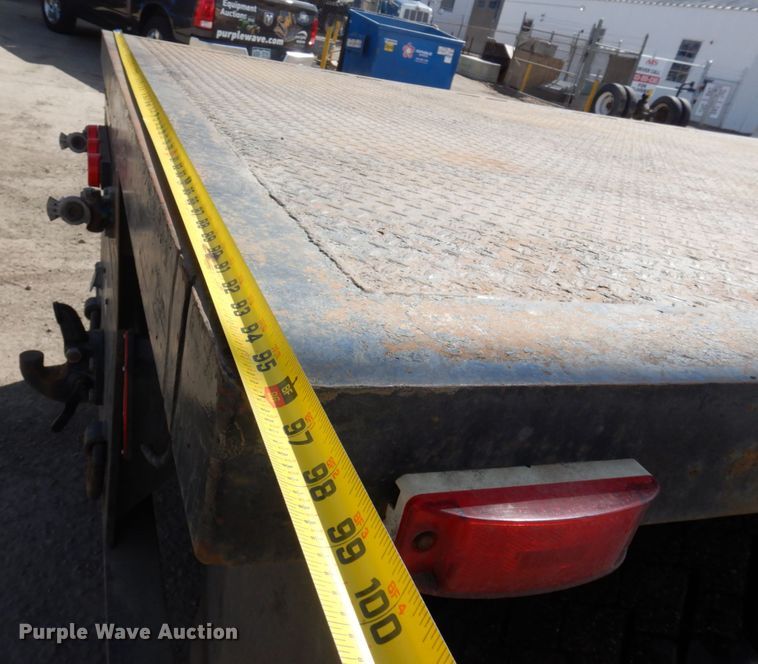 image for item KU9677 2005 International 9900i  flatbed truck