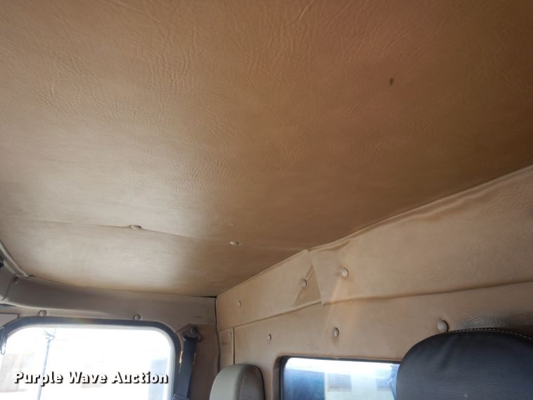 image for item KU9677 2005 International 9900i  flatbed truck