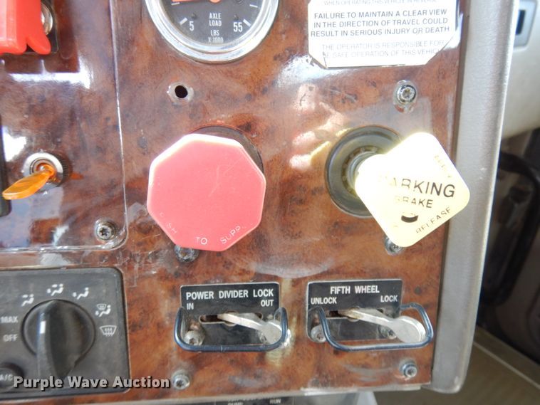 image for item KU9677 2005 International 9900i  flatbed truck