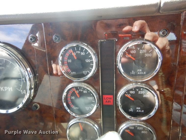 image for item KU9677 2005 International 9900i  flatbed truck