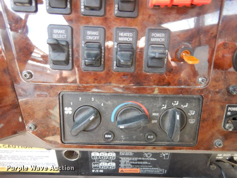 image for item KU9677 2005 International 9900i  flatbed truck