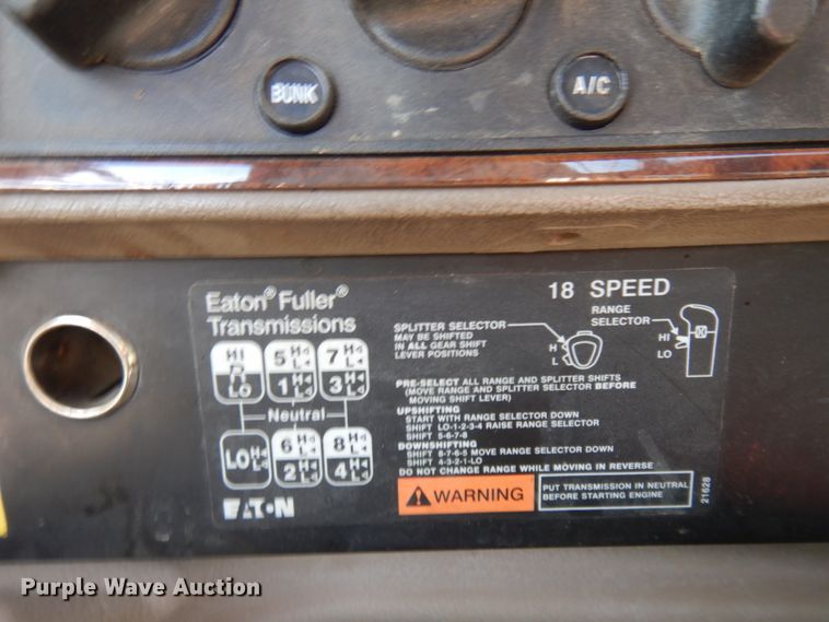 image for item KU9677 2005 International 9900i  flatbed truck