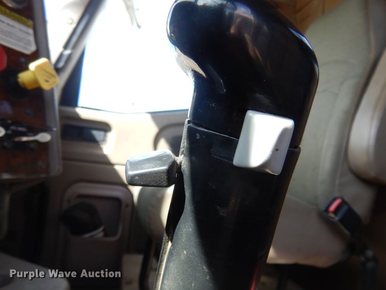 image for item KU9677 2005 International 9900i  flatbed truck