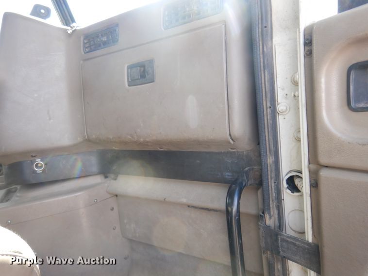 image for item KU9677 2005 International 9900i  flatbed truck