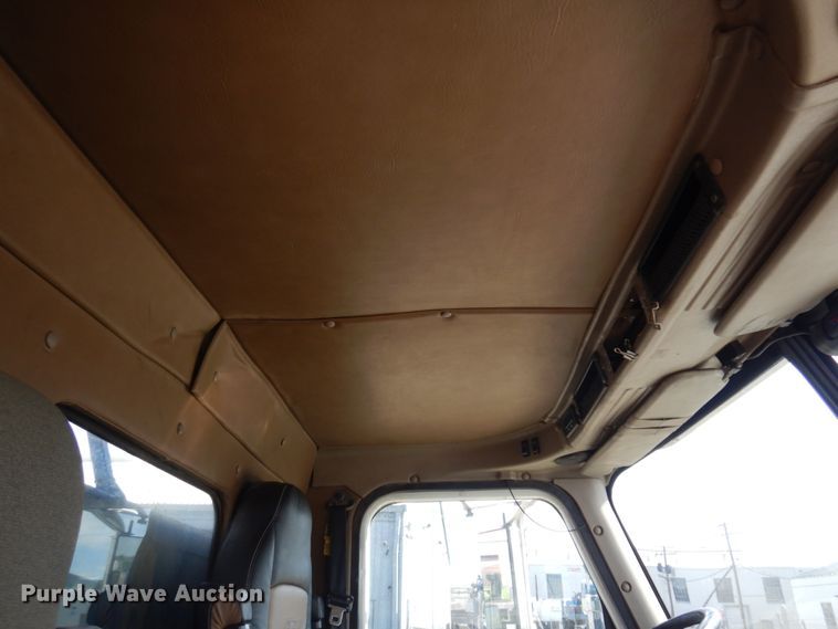 image for item KU9677 2005 International 9900i  flatbed truck