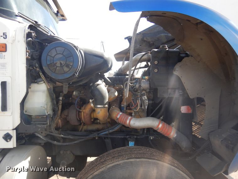 image for item KU9677 2005 International 9900i  flatbed truck